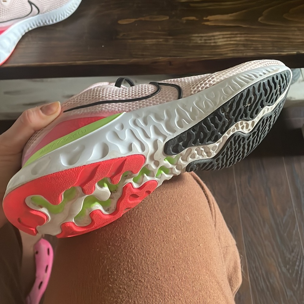 Nike Renew running shoe - size 10 - Picture 3 of 4